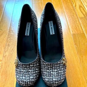 Steve Madden vintage tweed pump.